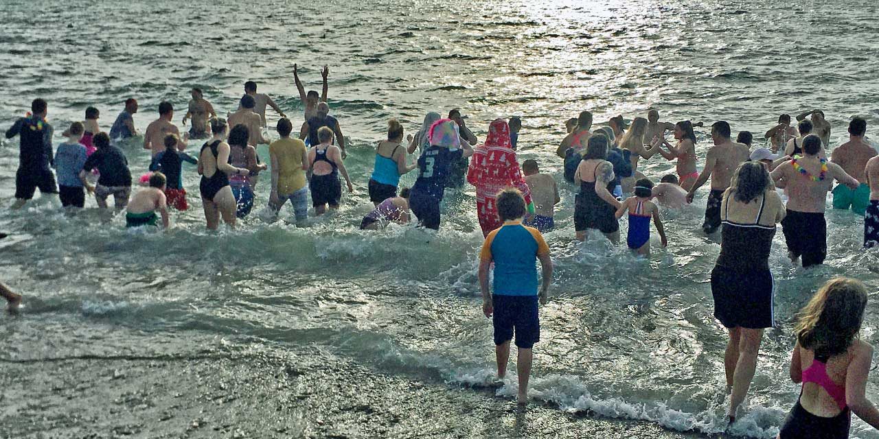 Alki Beach Polar Bear Swim will be this Saturday, Jan. 1; another one planned in Burien