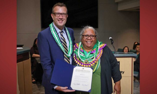 McDermott awards Martin Luther King Medal of Distinguished Service to Sili Savusa